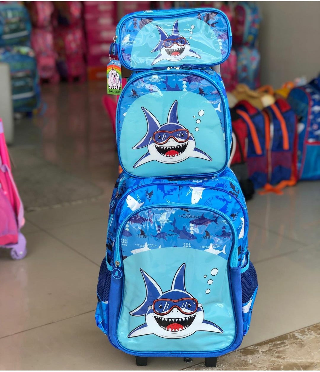 Kit Escolar Shark